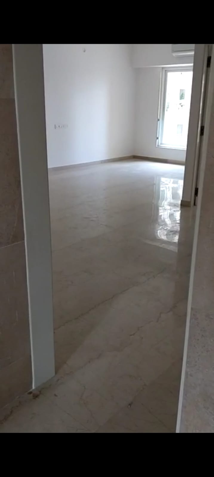 2 BHK Semi Furnished in Kanakia Paris , Bandra East